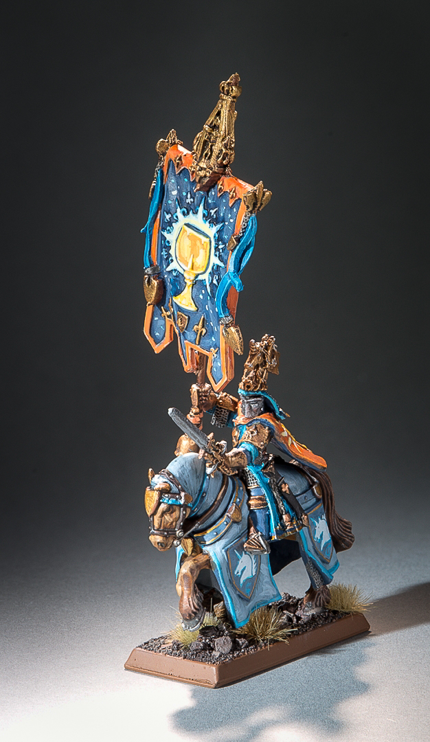 Bretonsicher Paladin Armeestandartenträger