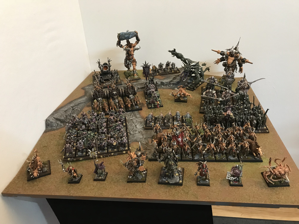 Chaos Armee mit Tiermenschen und Kriegern