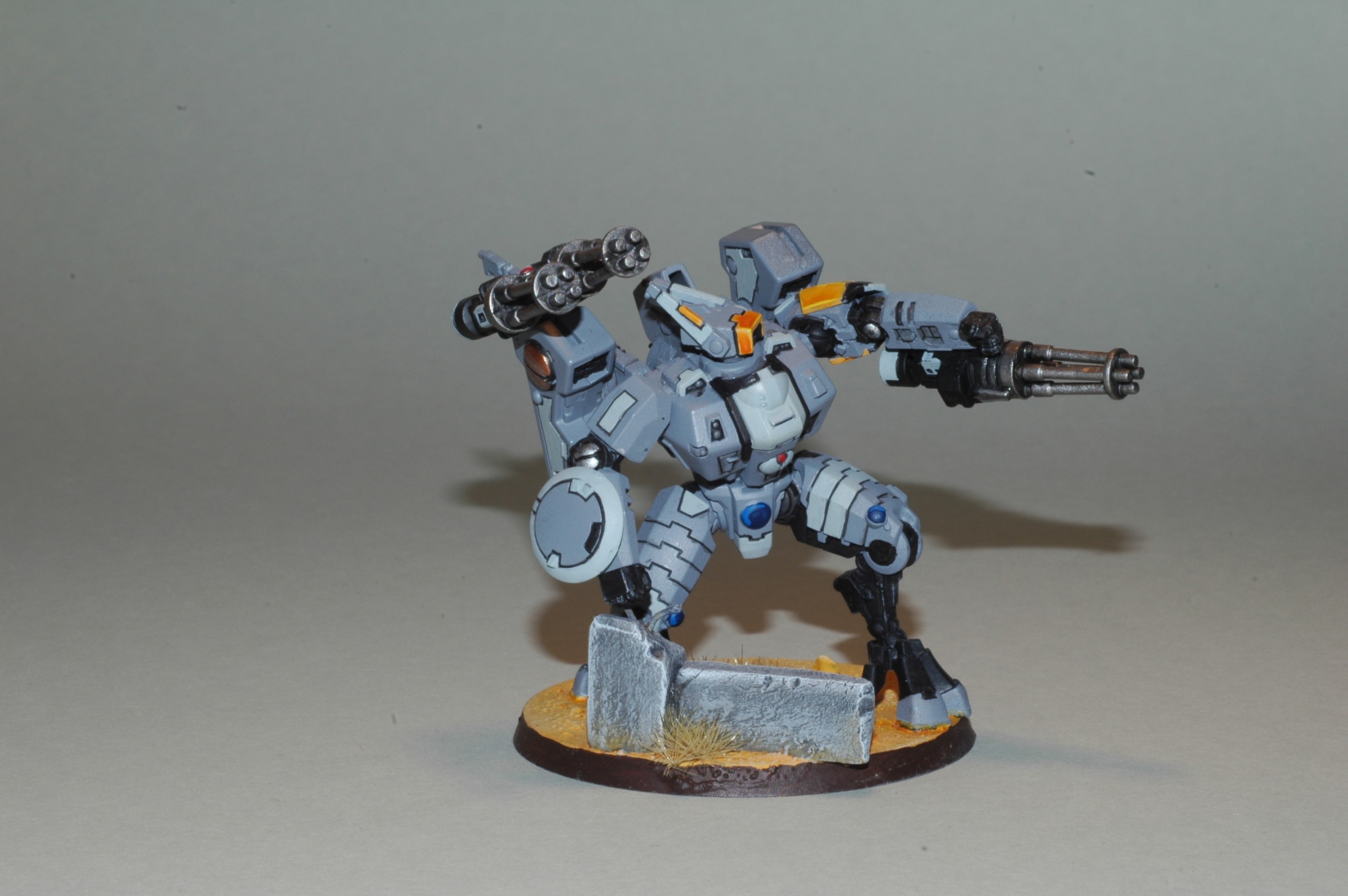 Crisis Commander mit Gatling Fetisch