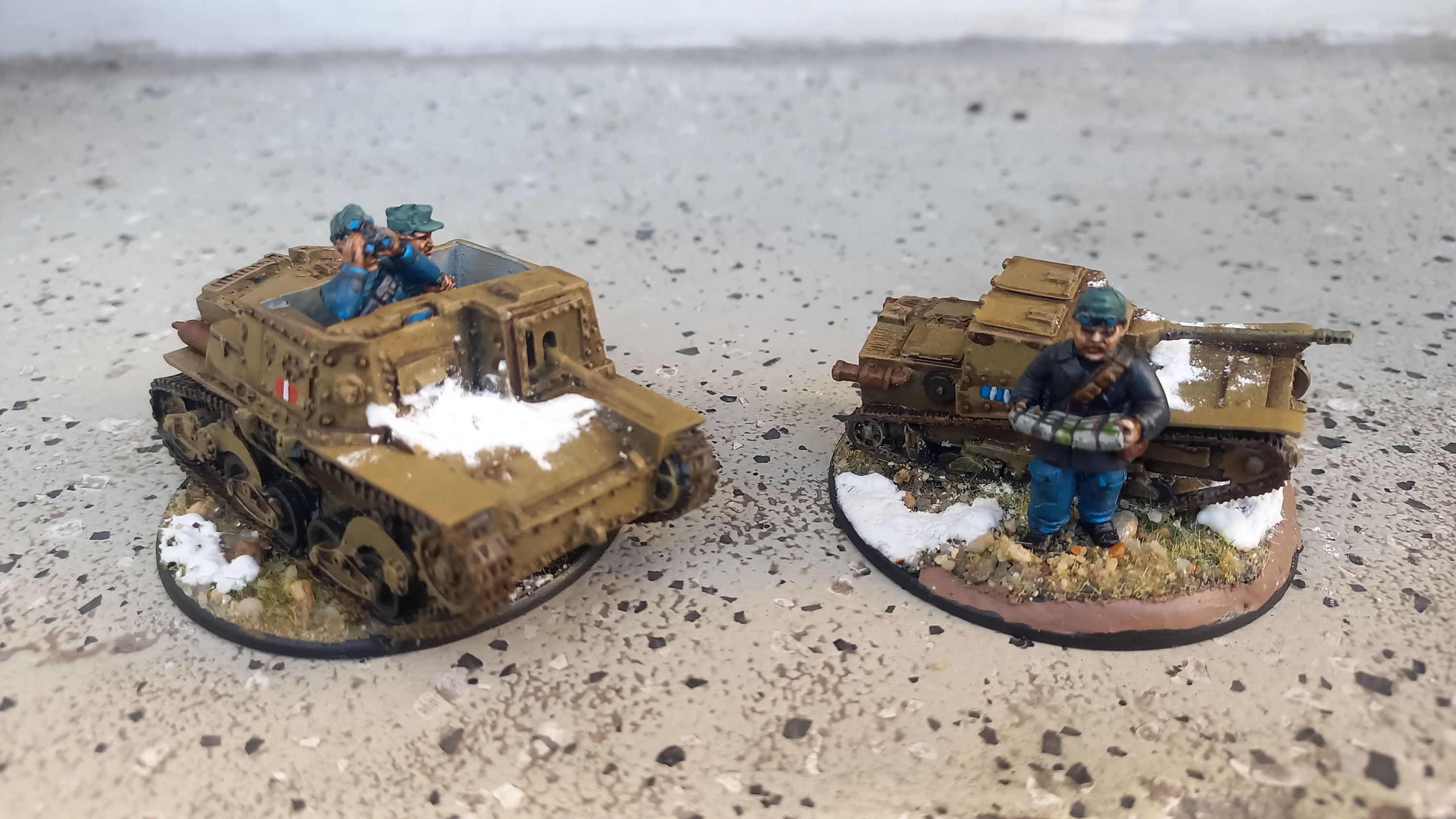 L3/33 und Semovente 47/32